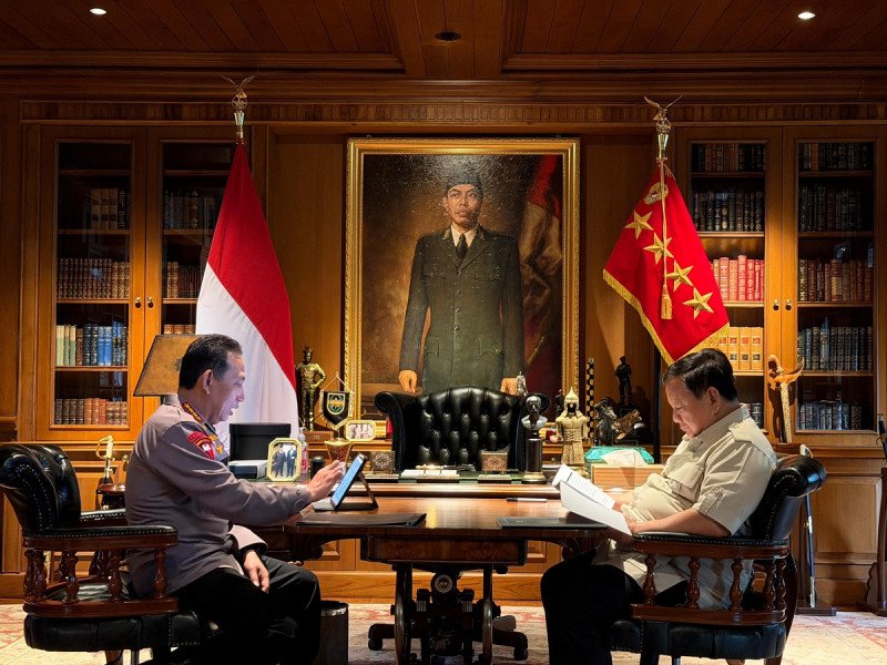 Presiden Prabowo Subianto dan Kapolri Jenderal Listyo Sigit di Hambalang, Bogor. Foto: IG @sekretariat.kabinet
