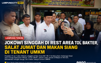 Jokowi Singgah di Rest Area Tol Bakauheni–Terbanggi Besar, Salat Jumat hingga Santap Siang di Tenant UMKM